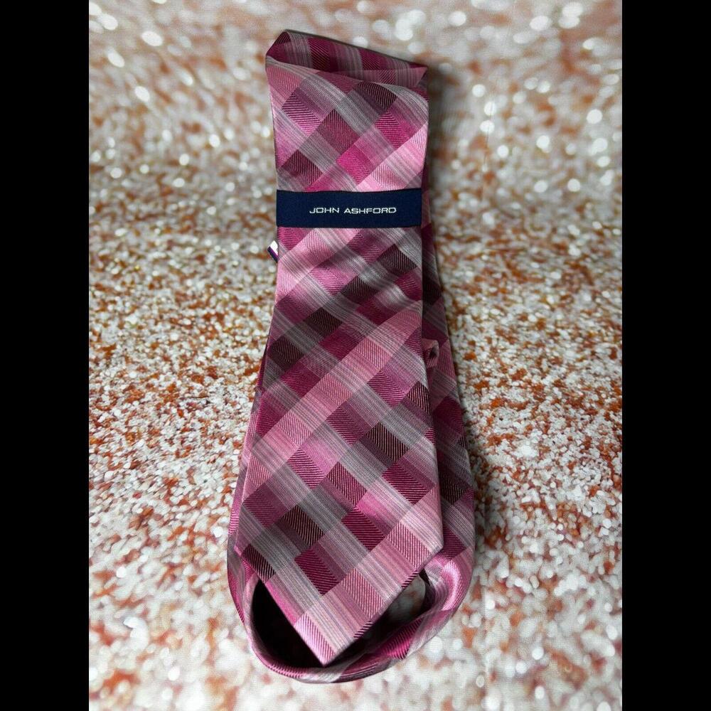 NWT JOHN ASHFORD Men's Pure Silk Tie ~ Hot and Cold ~ 100% SILK - Picture 2 of 6
